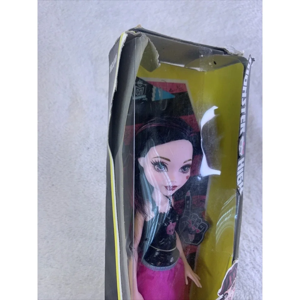 NEW! Monster High Draculaura -Daughter of‎ Dracula- Doll 2015 Box Damage